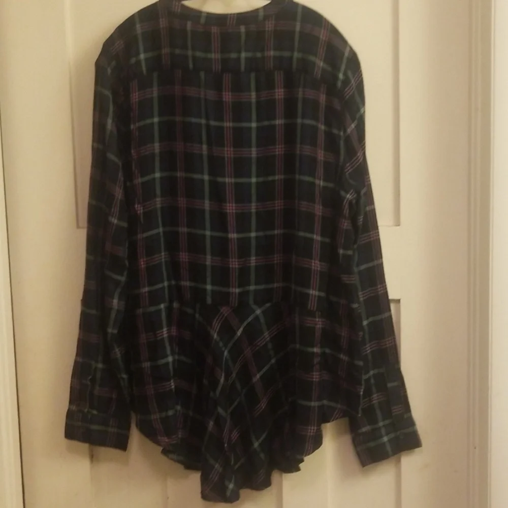 Nwt Large long sleeve Henley plaid top - Picture 3 of 4